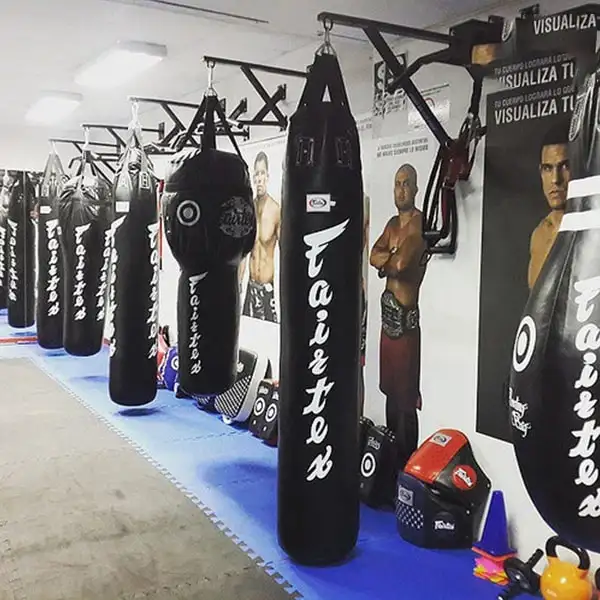 Bao đấm Fairtex tại phòng tập