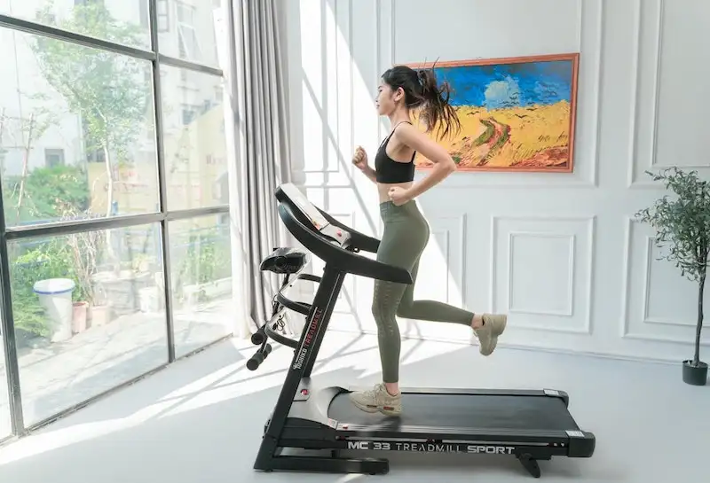 Tập máy chạy bộ 